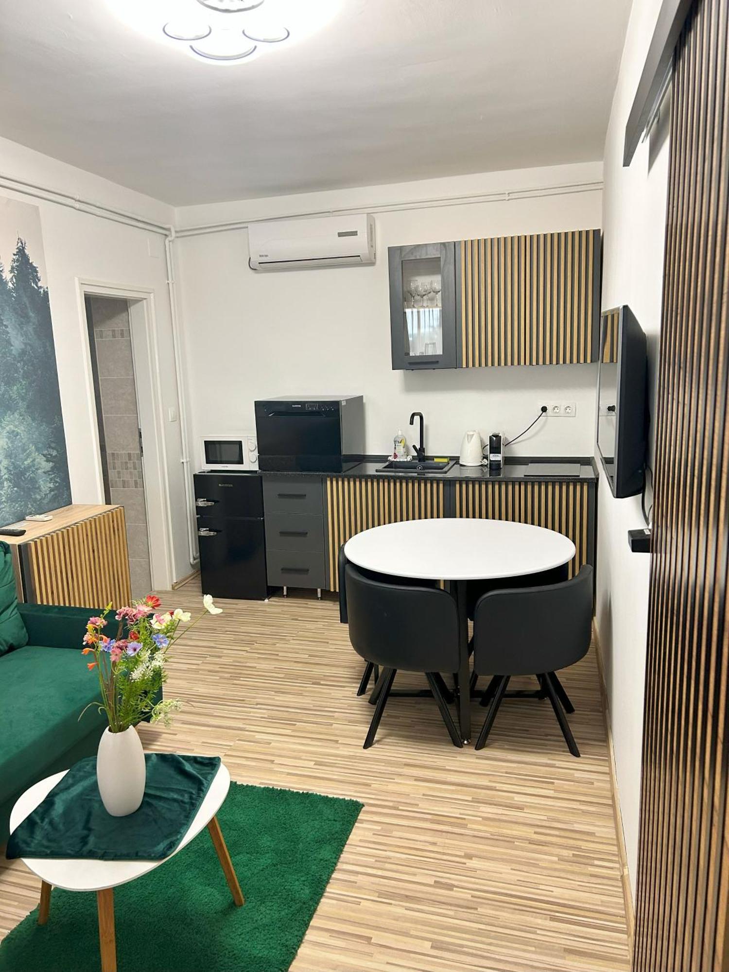 Nosztalgia Balaton Apartmanhaz Appartement Vonyarcvashegy